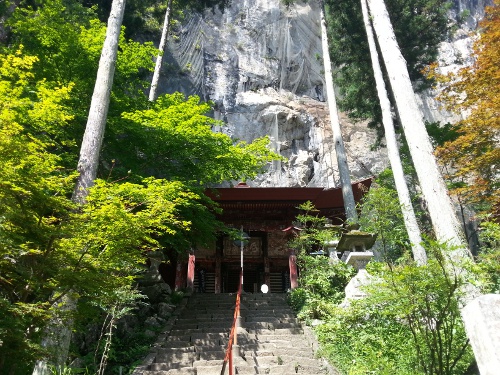 橋立鍾乳洞、神社